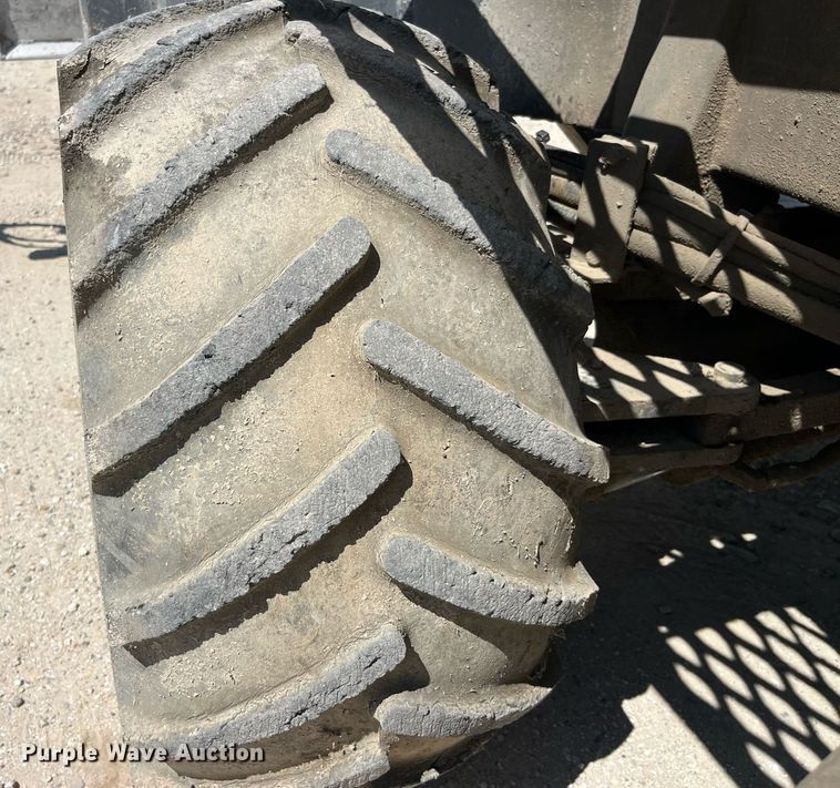 image for item MG9425 1999 Somero S-160  laser screed