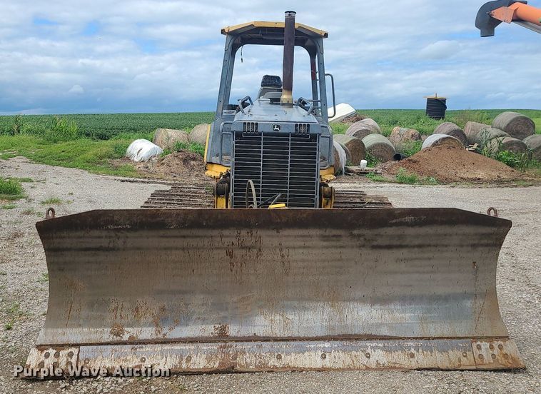 image for item MG9722 2006 John Deere 700J  dozer