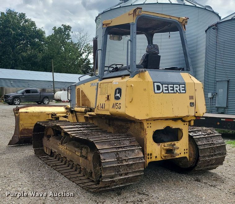 image for item MG9722 2006 John Deere 700J  dozer