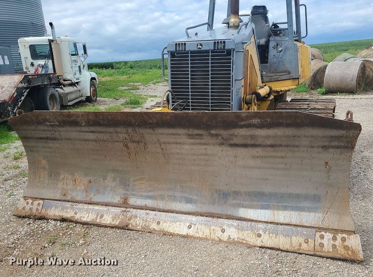 image for item MG9722 2006 John Deere 700J  dozer