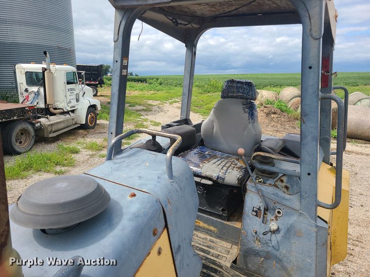 image for item MG9722 2006 John Deere 700J  dozer