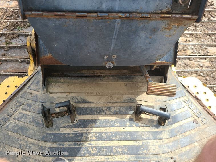 image for item MG9722 2006 John Deere 700J  dozer