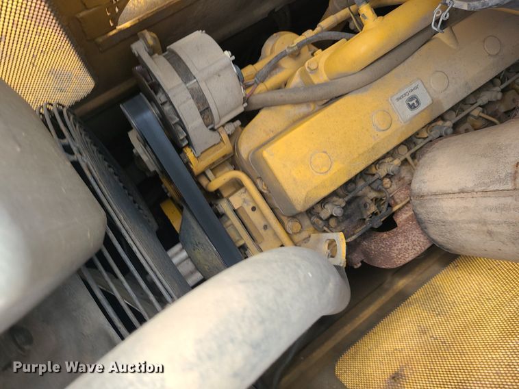 image for item MG9722 2006 John Deere 700J  dozer