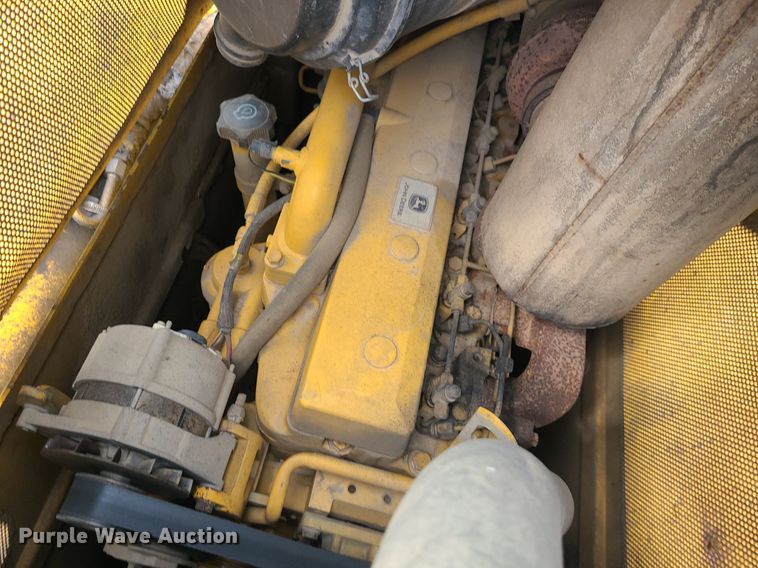 image for item MG9722 2006 John Deere 700J  dozer