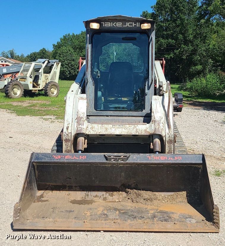 image for item MG9733 2006 Takeuchi TL150  tracked skid steer loader