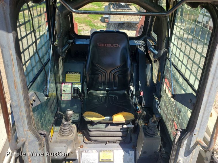 image for item MG9733 2006 Takeuchi TL150  tracked skid steer loader