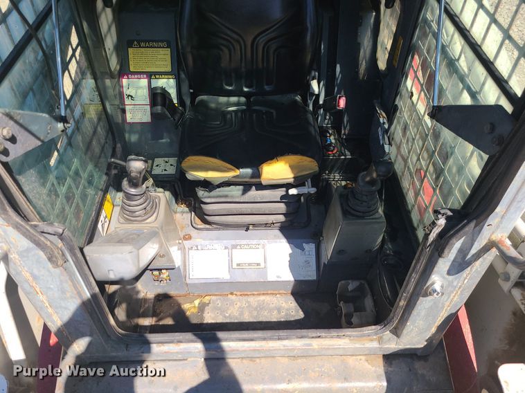 image for item MG9733 2006 Takeuchi TL150  tracked skid steer loader