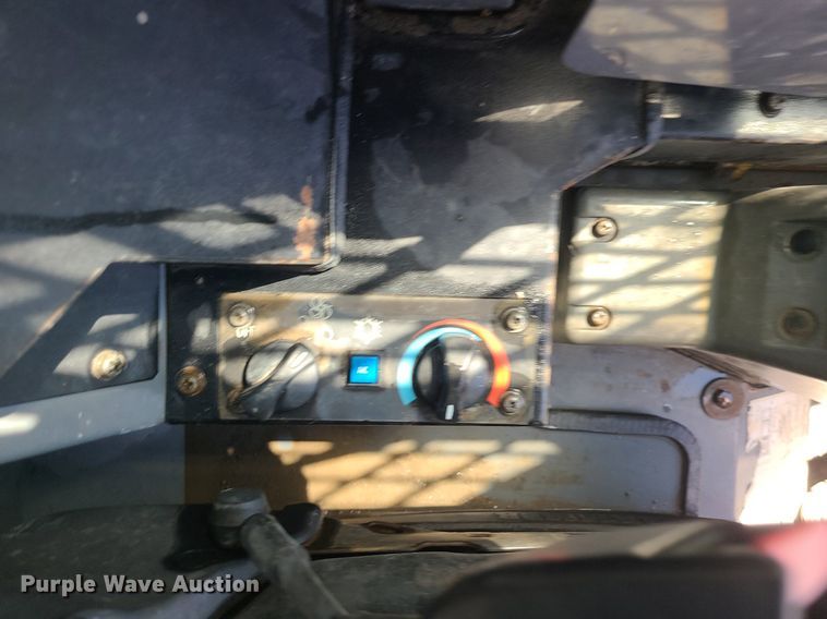 image for item MG9733 2006 Takeuchi TL150  tracked skid steer loader