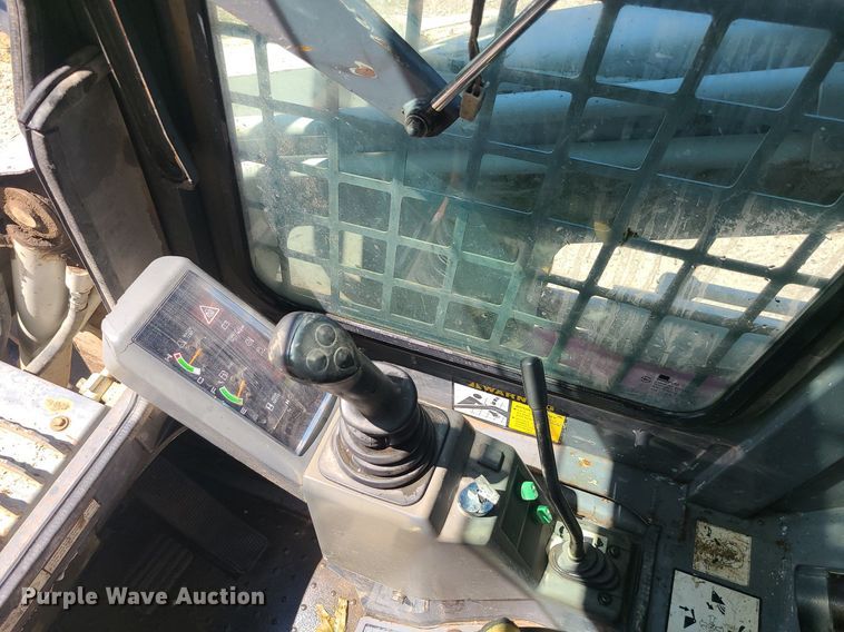 image for item MG9733 2006 Takeuchi TL150  tracked skid steer loader