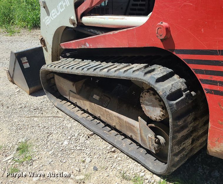 image for item MG9733 2006 Takeuchi TL150  tracked skid steer loader