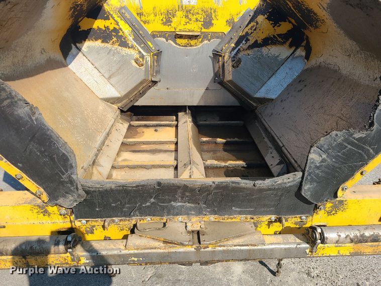 image for item MG9737 2016 Weiler P385B  paver