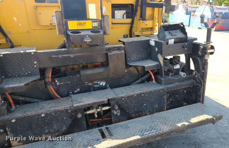 image for item MG9737 2016 Weiler P385B  paver