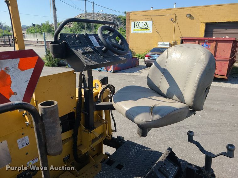 image for item MG9737 2016 Weiler P385B  paver