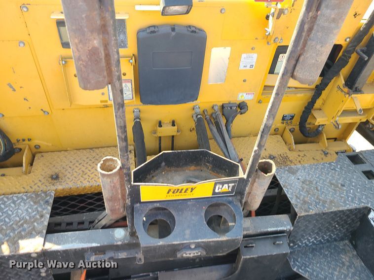 image for item MG9737 2016 Weiler P385B  paver