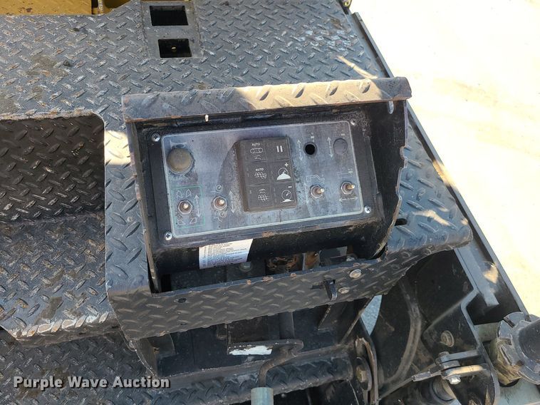 image for item MG9737 2016 Weiler P385B  paver