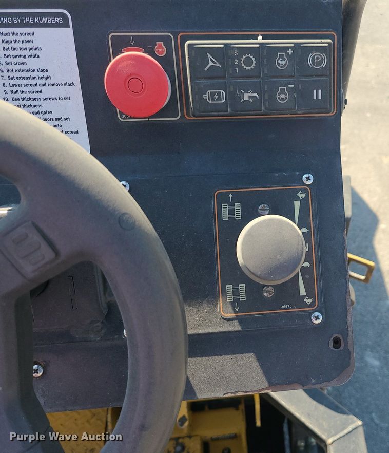 image for item MG9737 2016 Weiler P385B  paver