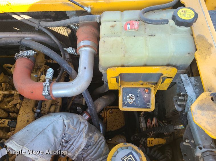 image for item MG9737 2016 Weiler P385B  paver