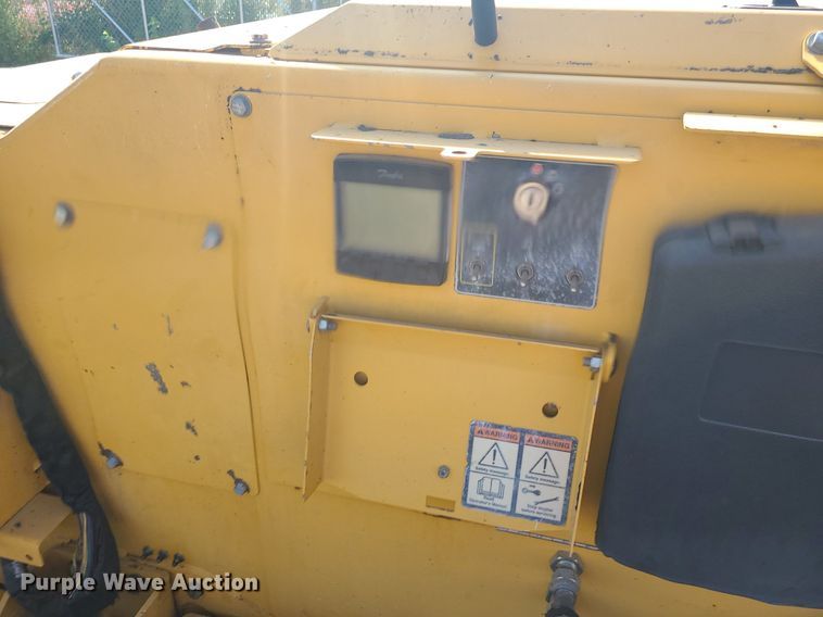 image for item MG9737 2016 Weiler P385B  paver