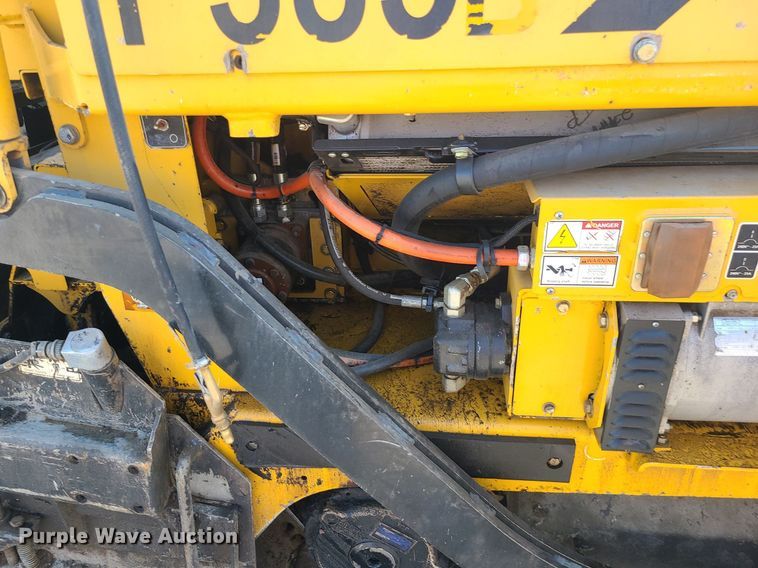 image for item MG9737 2016 Weiler P385B  paver