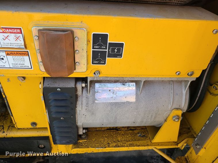 image for item MG9737 2016 Weiler P385B  paver