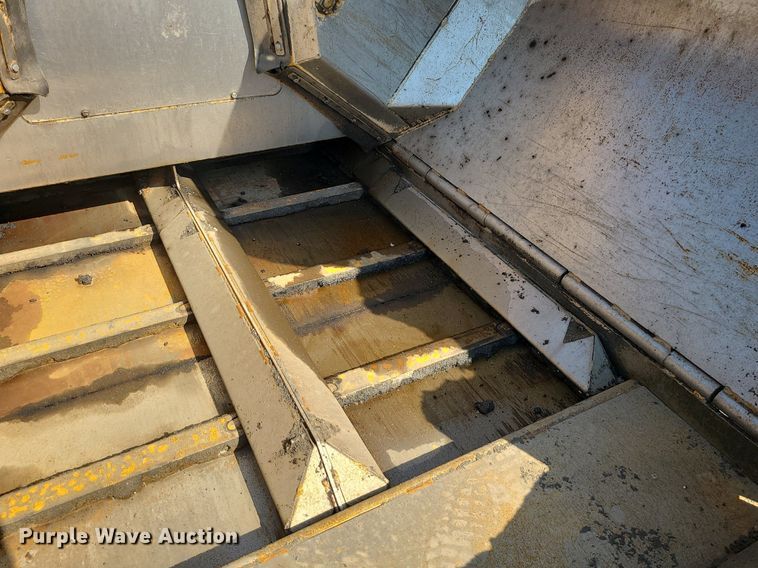 image for item MG9737 2016 Weiler P385B  paver