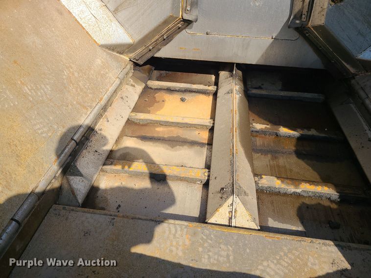 image for item MG9737 2016 Weiler P385B  paver