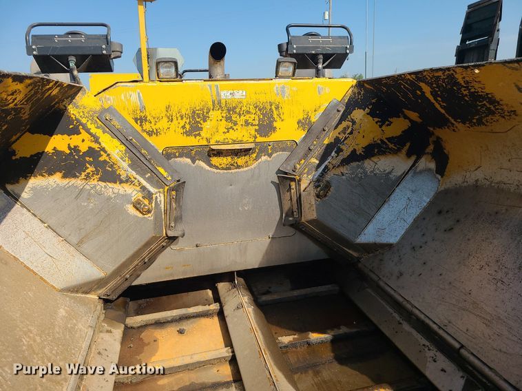 image for item MG9737 2016 Weiler P385B  paver