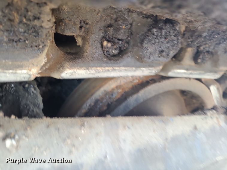 image for item MG9737 2016 Weiler P385B  paver