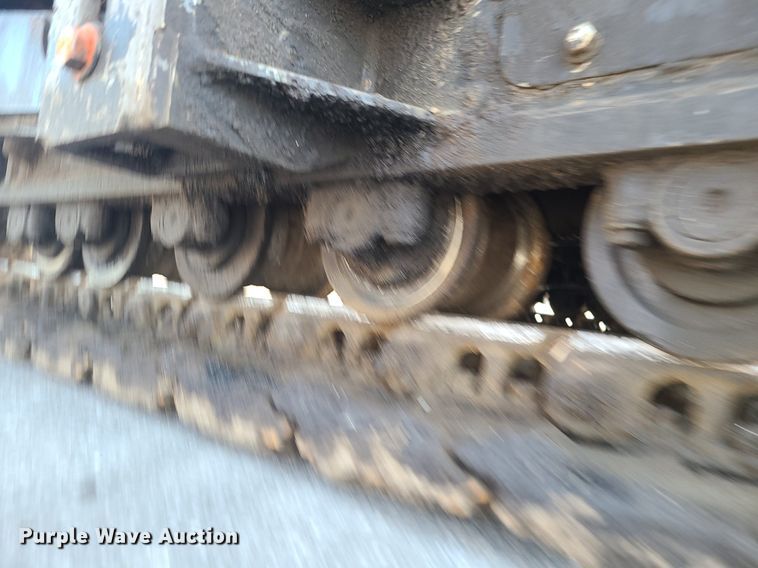 image for item MG9737 2016 Weiler P385B  paver