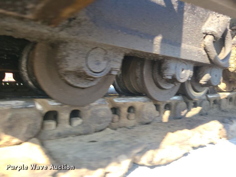 image for item MG9737 2016 Weiler P385B  paver