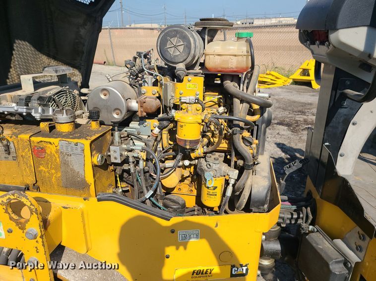 image for item MG9738 2019 Caterpillar CC24B  combination vibratory roller