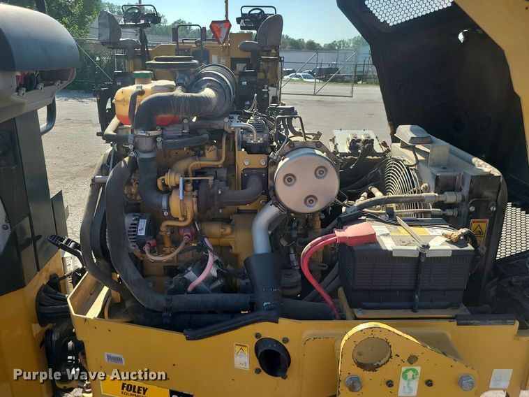 image for item MG9738 2019 Caterpillar CC24B  combination vibratory roller