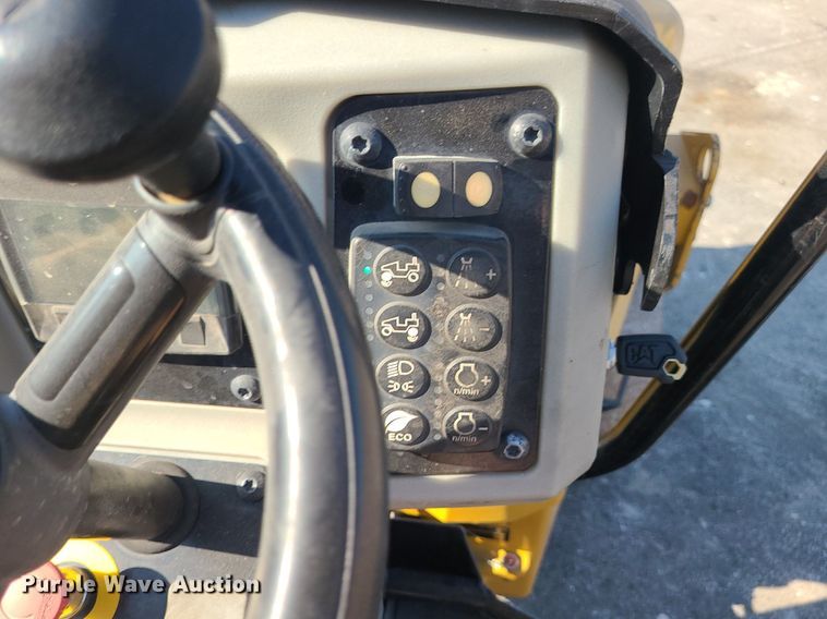 image for item MG9738 2019 Caterpillar CC24B  combination vibratory roller