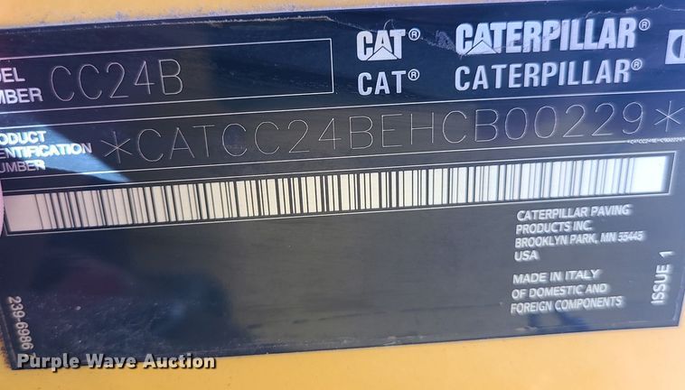 image for item MG9738 2019 Caterpillar CC24B  combination vibratory roller