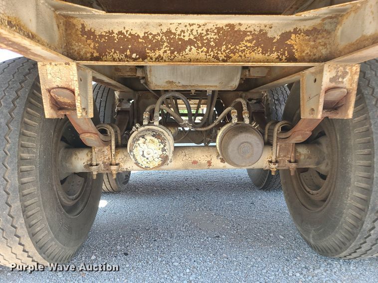 image for item MG9740 1995 Stoughton CCGN-48T  dry van trailer