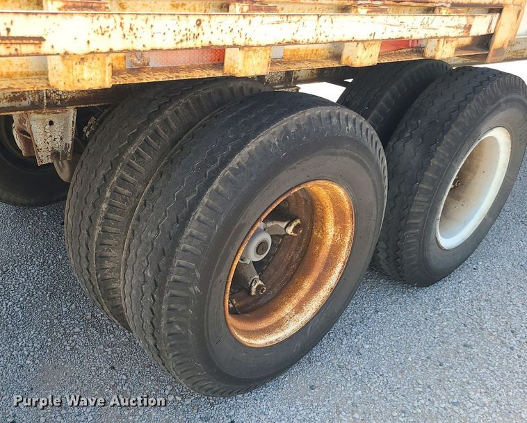 image for item MG9740 1995 Stoughton CCGN-48T  dry van trailer