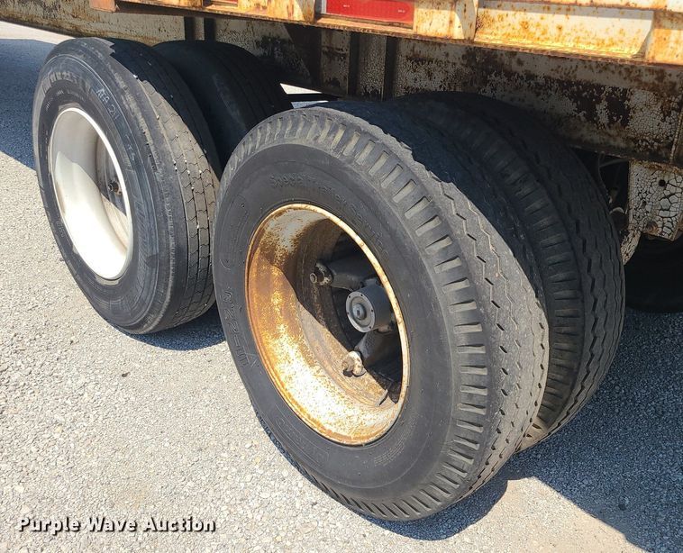 image for item MG9740 1995 Stoughton CCGN-48T  dry van trailer