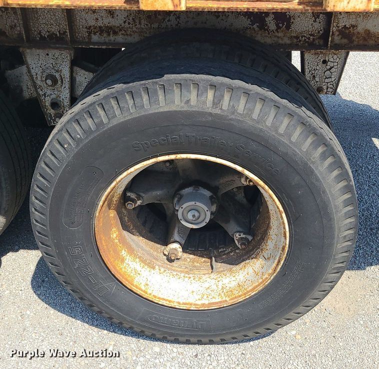 image for item MG9740 1995 Stoughton CCGN-48T  dry van trailer