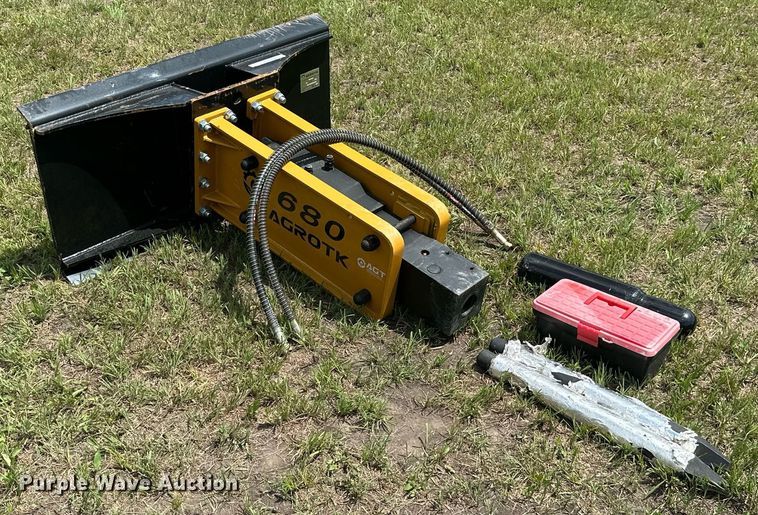 image for item ML9047 2023 Agrotk SSHH680  skid steer breaker