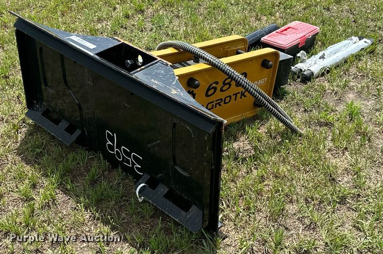 image for item ML9047 2023 Agrotk SSHH680  skid steer breaker