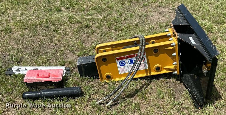 image for item ML9047 2023 Agrotk SSHH680  skid steer breaker