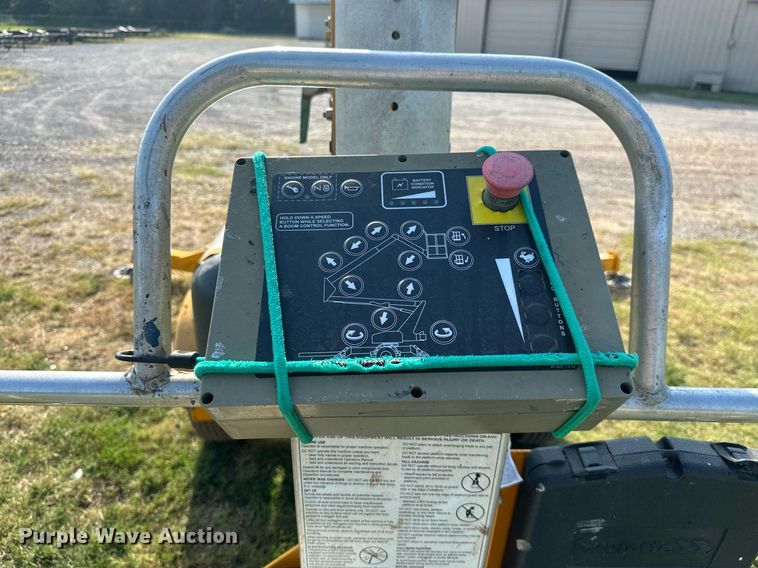 image for item ML9111 2015 Haulotte 4527A  boom lift