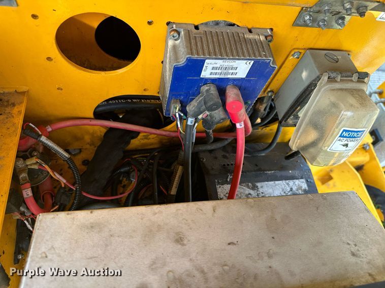 image for item ML9111 2015 Haulotte 4527A  boom lift