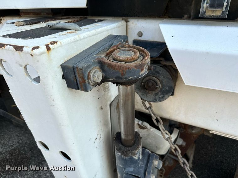 image for item MQ9324 2002 Johnston 3000  street sweeper