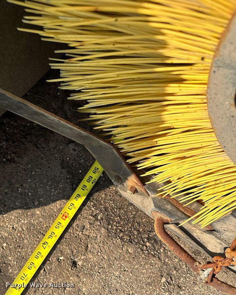 image for item MQ9324 2002 Johnston 3000  street sweeper