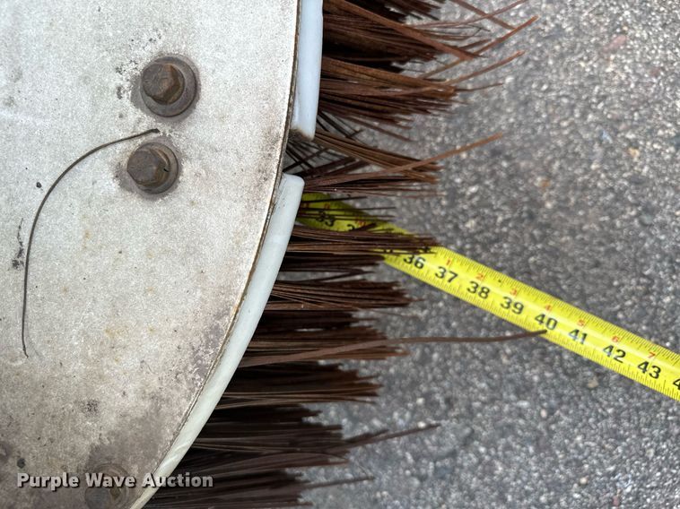 image for item MQ9324 2002 Johnston 3000  street sweeper