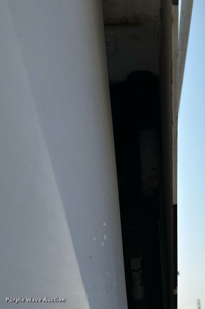 image for item MQ9324 2002 Johnston 3000  street sweeper