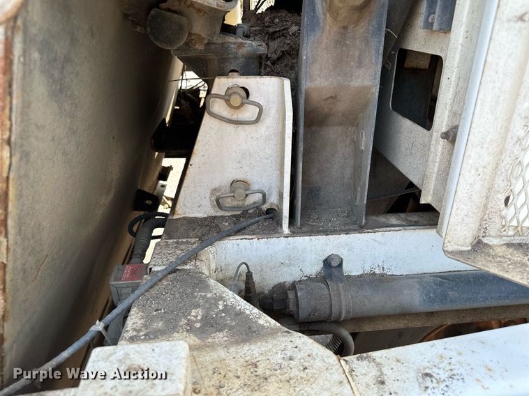 image for item MQ9324 2002 Johnston 3000  street sweeper