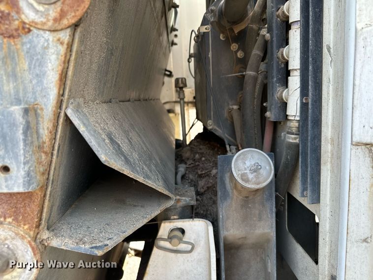 image for item MQ9324 2002 Johnston 3000  street sweeper