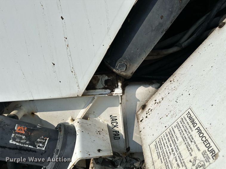 image for item MQ9324 2002 Johnston 3000  street sweeper